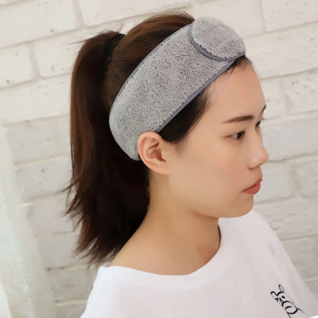 Cute Bow Headband for Skincare & Makeup | Non-Slip Plush Beauty Accessory